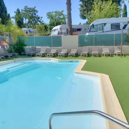 Camping Mobil Avec Terrasse Pour 4 Personnes, 2 - Api-1-52-1287 *